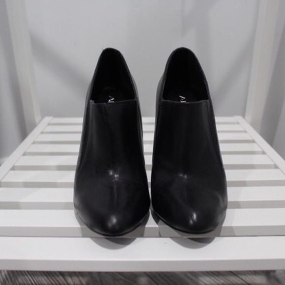 Black Leather Ankle Heel Boot - Picture 4 of 4